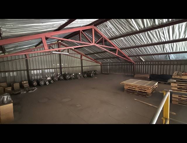 380M² WAREHOUSE TO LET IN JET PARK